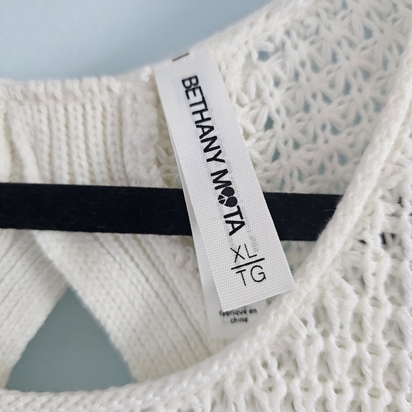 Bethany Mota Cream Crew Neck Sweater And Open Back w/ Bow Details - Picture 2 of 3